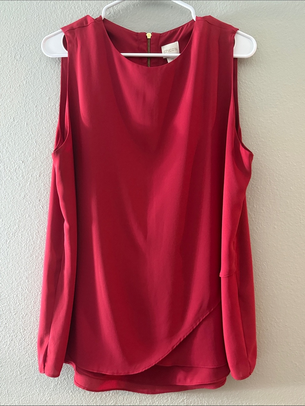 Chico's Clarissa Red Sleeveless Tulip Hem Blouse